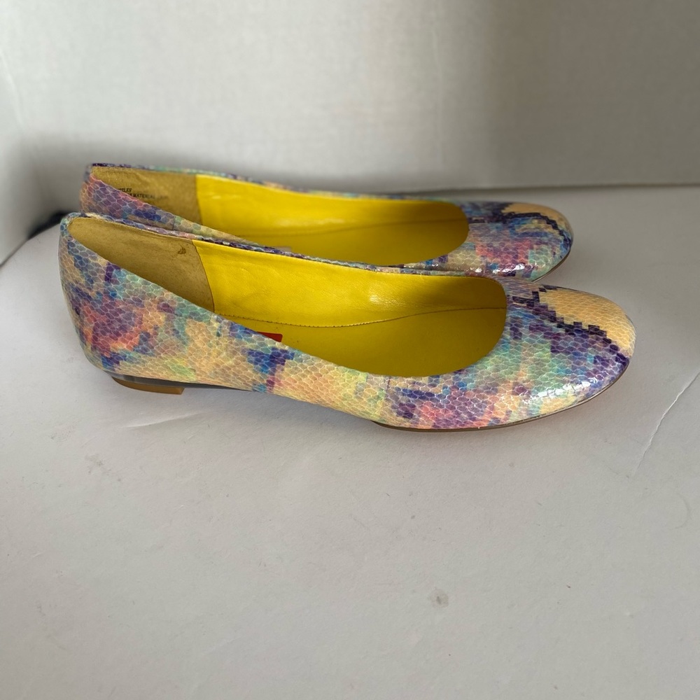 Nine West Guzzler flat shoes women’s 7 1/2 yellow